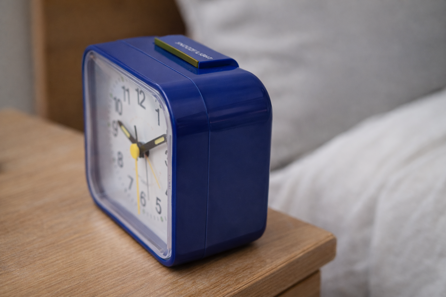 Silent & Peaceful Alarm Clock – Non-Ticking, Gentle Wake-Up Light, Snooze Function