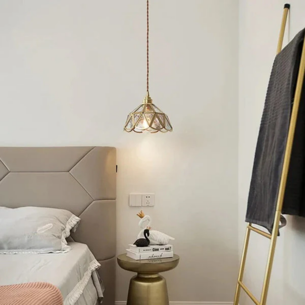 Elara blyindfattede glas pendellampe til spisestue med varm atmosfære