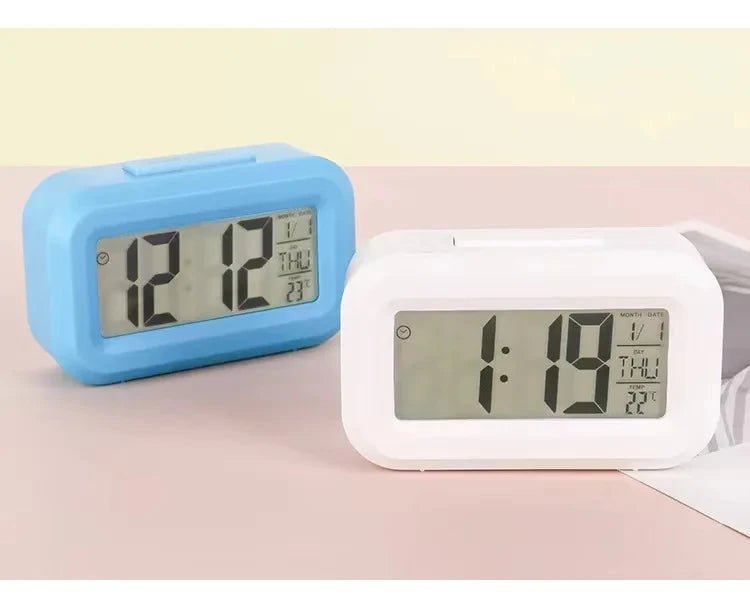 Ceas deșteptător digital LED compact NovaTime Mini cu funcție de amânare, pentru toate vârstele
