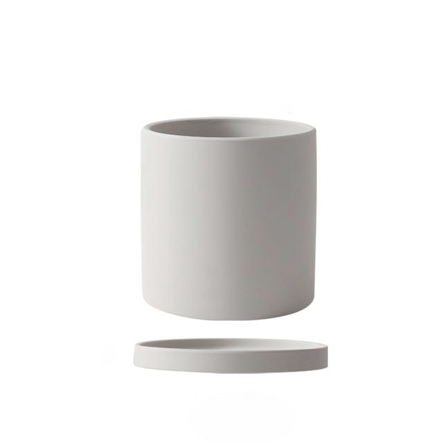 Pot de fleur en céramique intemporel avec soucoupe pour les amateurs de plantes par Verdanta