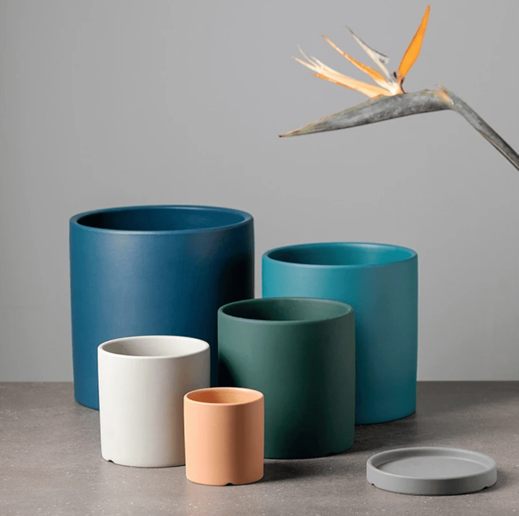 Pot de fleur en céramique intemporel avec soucoupe pour les amateurs de plantes par Verdanta