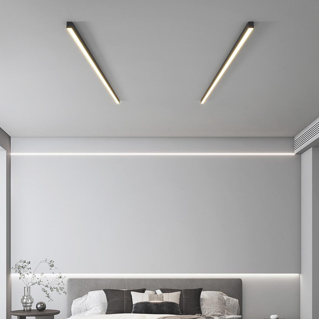 Elegantní lineární LED stropní lišta s přisazeným montážním systémem pro moderní prostory
