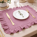 Servilleta de lino tejida con delicado borde fruncido Elegancia artesanal para recibir invitados
