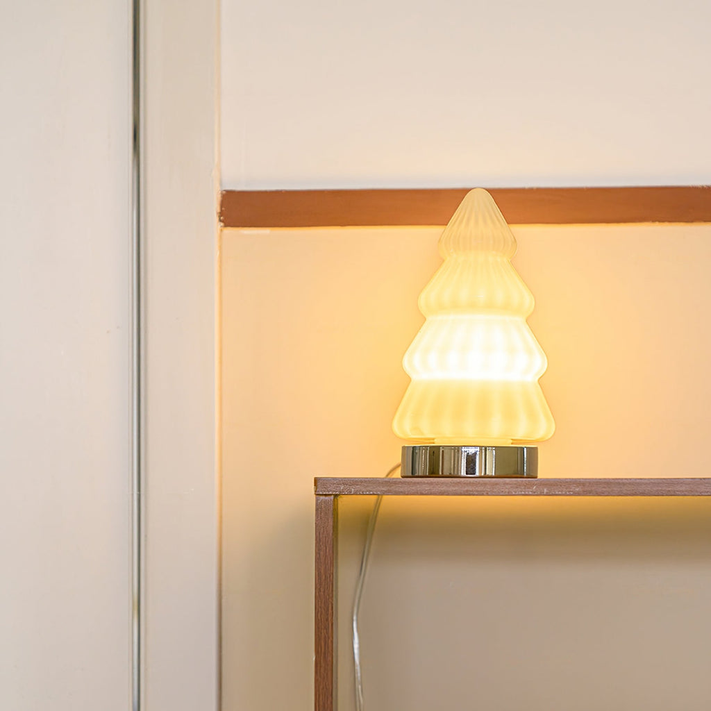 Lampada da tavolo ispirata a un albero verde con struttura in metallo cromato e dettagli in vetro