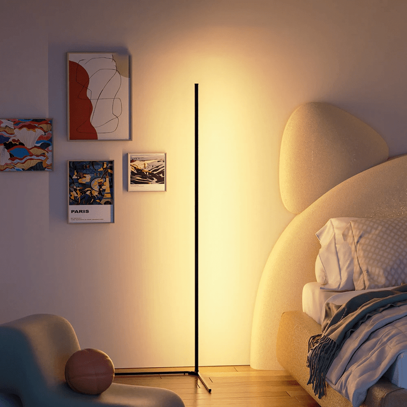 LuminaLux Smart Justerbar Gulvlampe Med App- og Styring via Stemmekommandoer til Stemning
