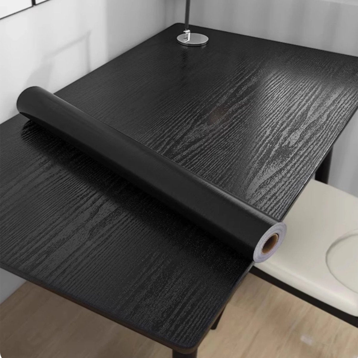 UrbanFlex Zwart Houtlook Zelfklevend Behang voor Moderne Interieurs