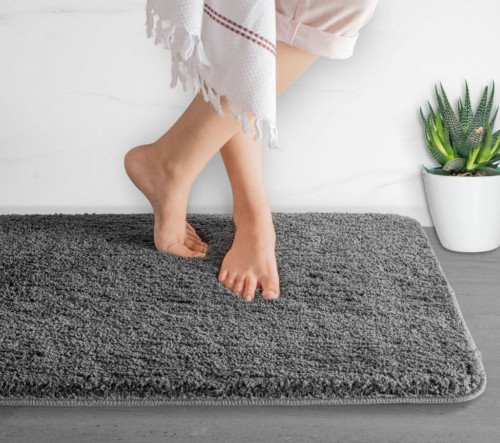 Alfombra de Baño UltraSuave de Microfibra NovaShore, Secado Rápido y Antideslizante para Baños Modernos
