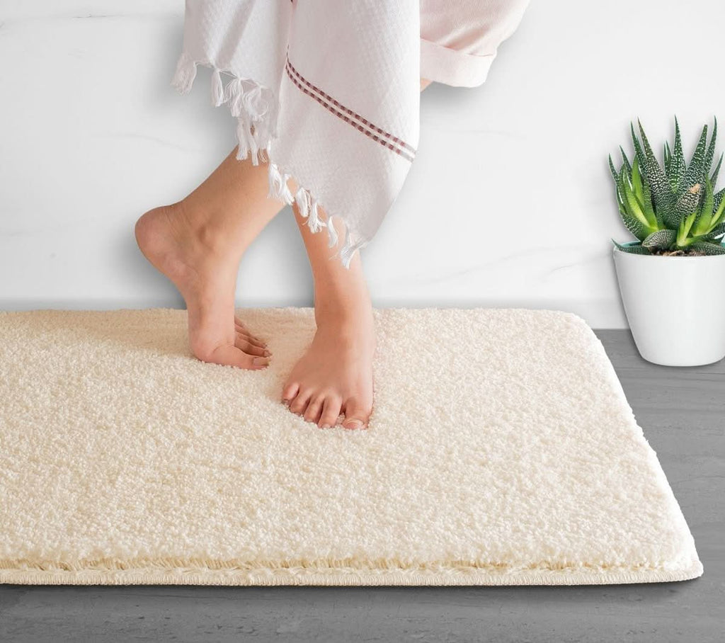 Alfombra de Baño UltraSuave de Microfibra NovaShore, Secado Rápido y Antideslizante para Baños Modernos