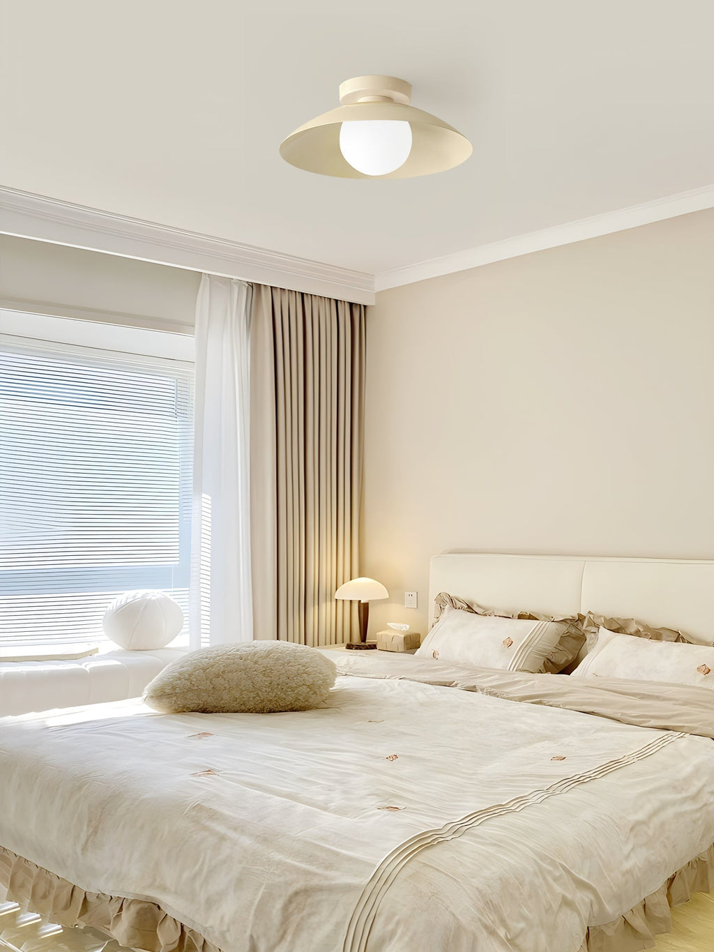 Nova Minimalist Tavan Lambası, Sıcak Ortam Işığı İçin Buzlu Cam Difüzörlü