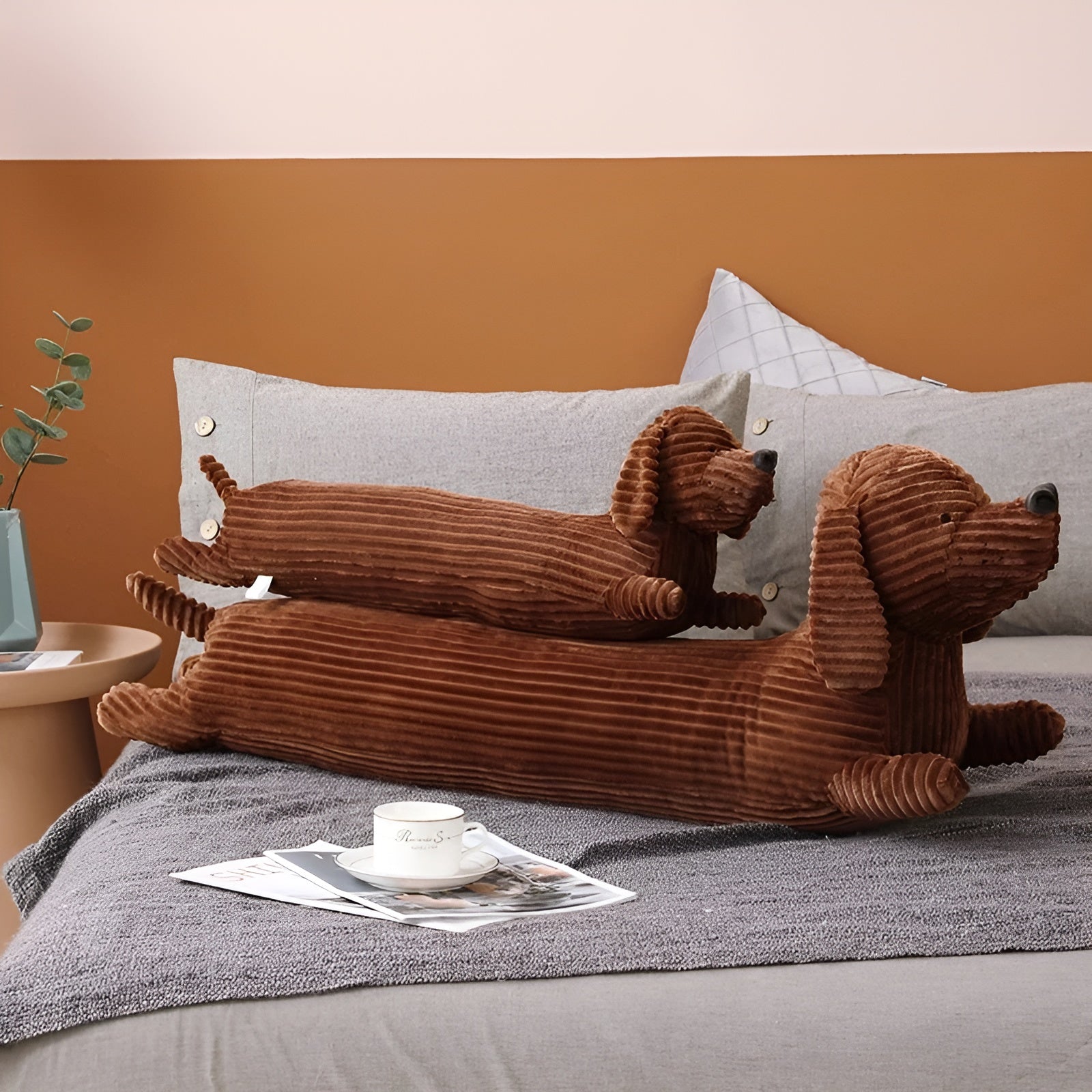 Plushdox ergonomický polštář pro jezevčíka na podporu krku a zad