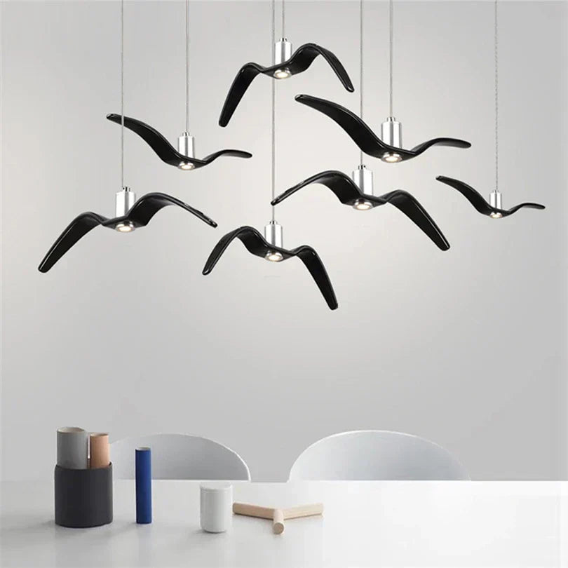 Lampa pentru păsări BeakBrilliance pentru interioare unice și spații de locuit moderne