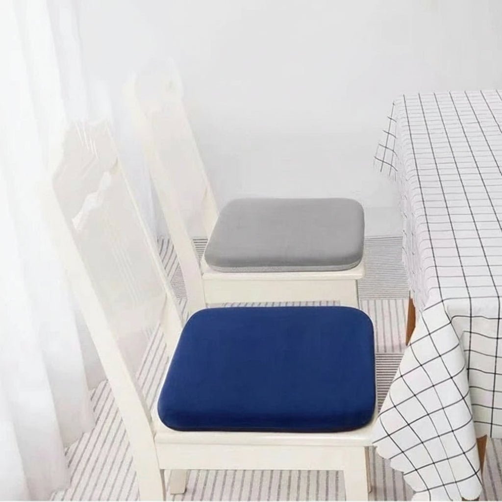 Coussin orthopédique en mousse à mémoire NovaCare pour le soulagement des douleurs du coccyx et lombaires