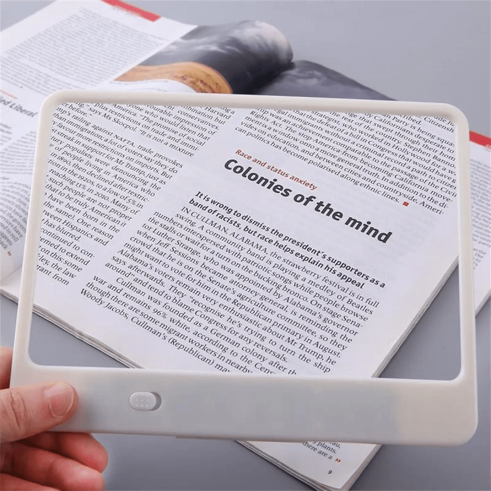 Lente d'ingrandimento VisionAid 3x con luce LED per una lettura facilitata