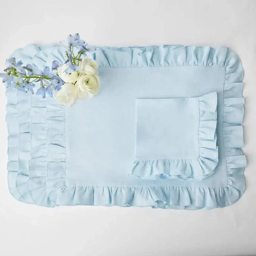Servilleta de lino tejida con delicado borde fruncido Elegancia artesanal para recibir invitados