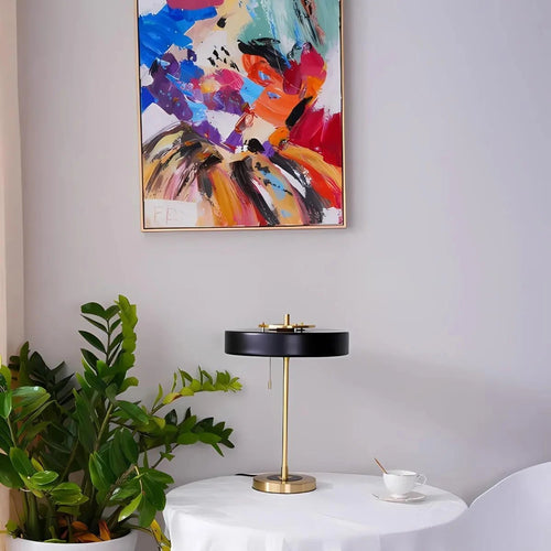 Lámpara de Mesa AstraLume Orion En Acabado Negro Elegante Para Sala Moderna