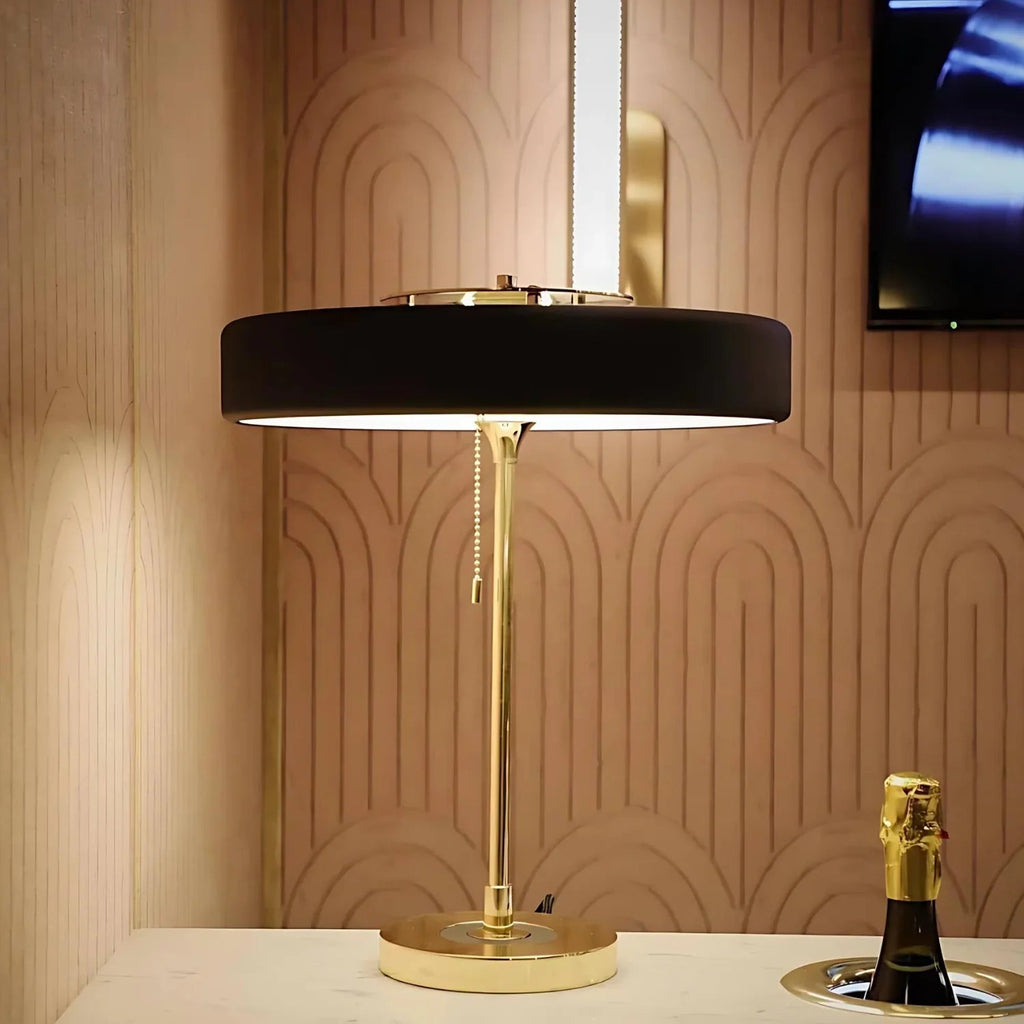 AstraLume Orion Tischlampe in elegantem schwarzen Finish für modernes Wohnen