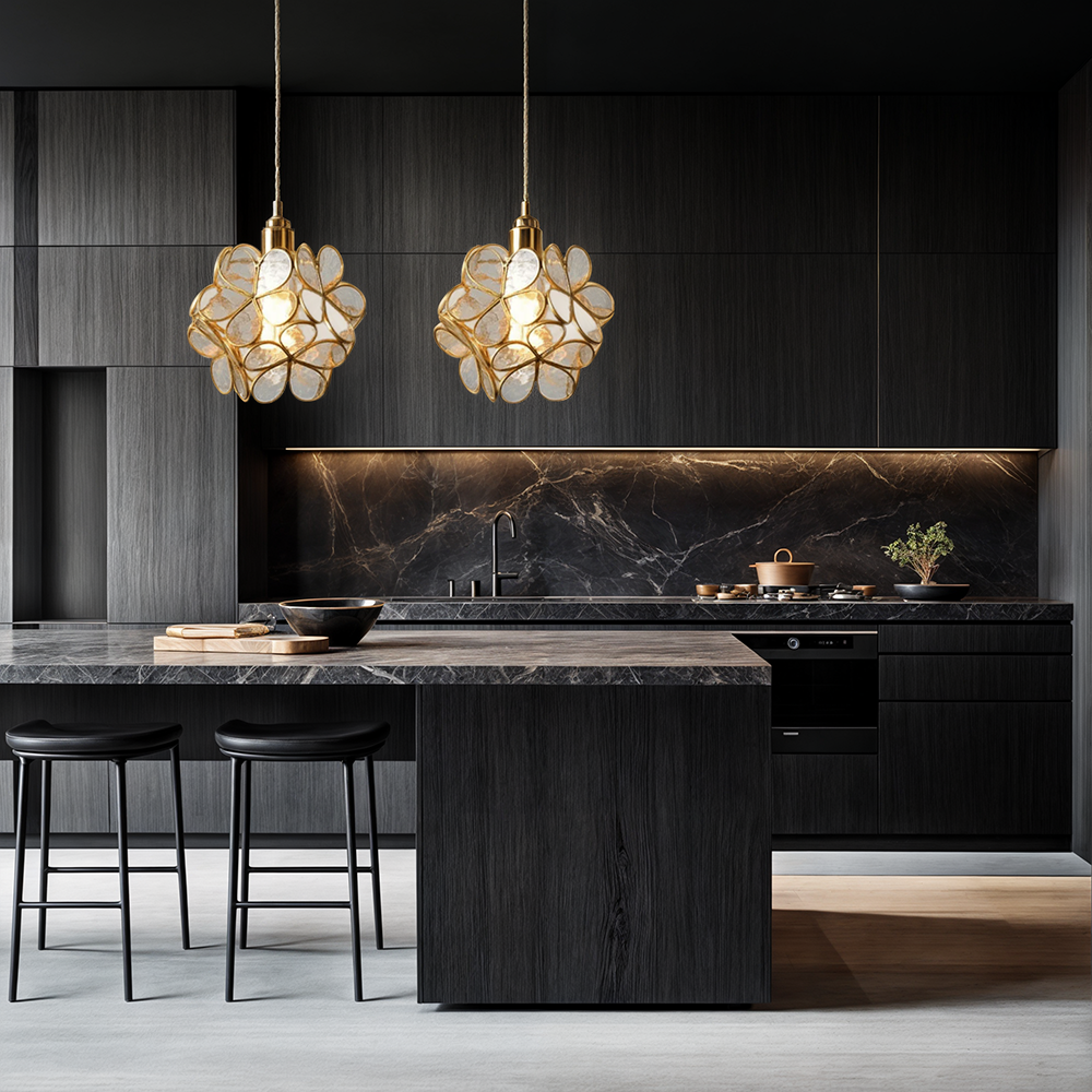 Liora Glass Pendellampe med Nordisk Blomstermotiv