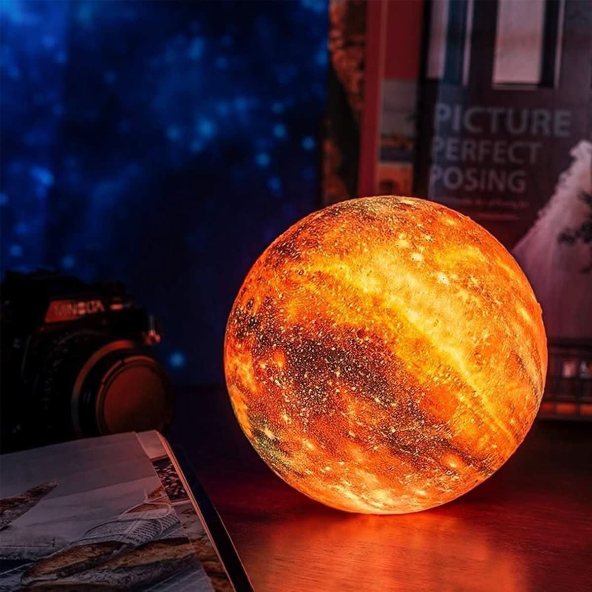 Nebula 3D Mondlampe mit 16 Farben und Holzständer für Weltraumfans