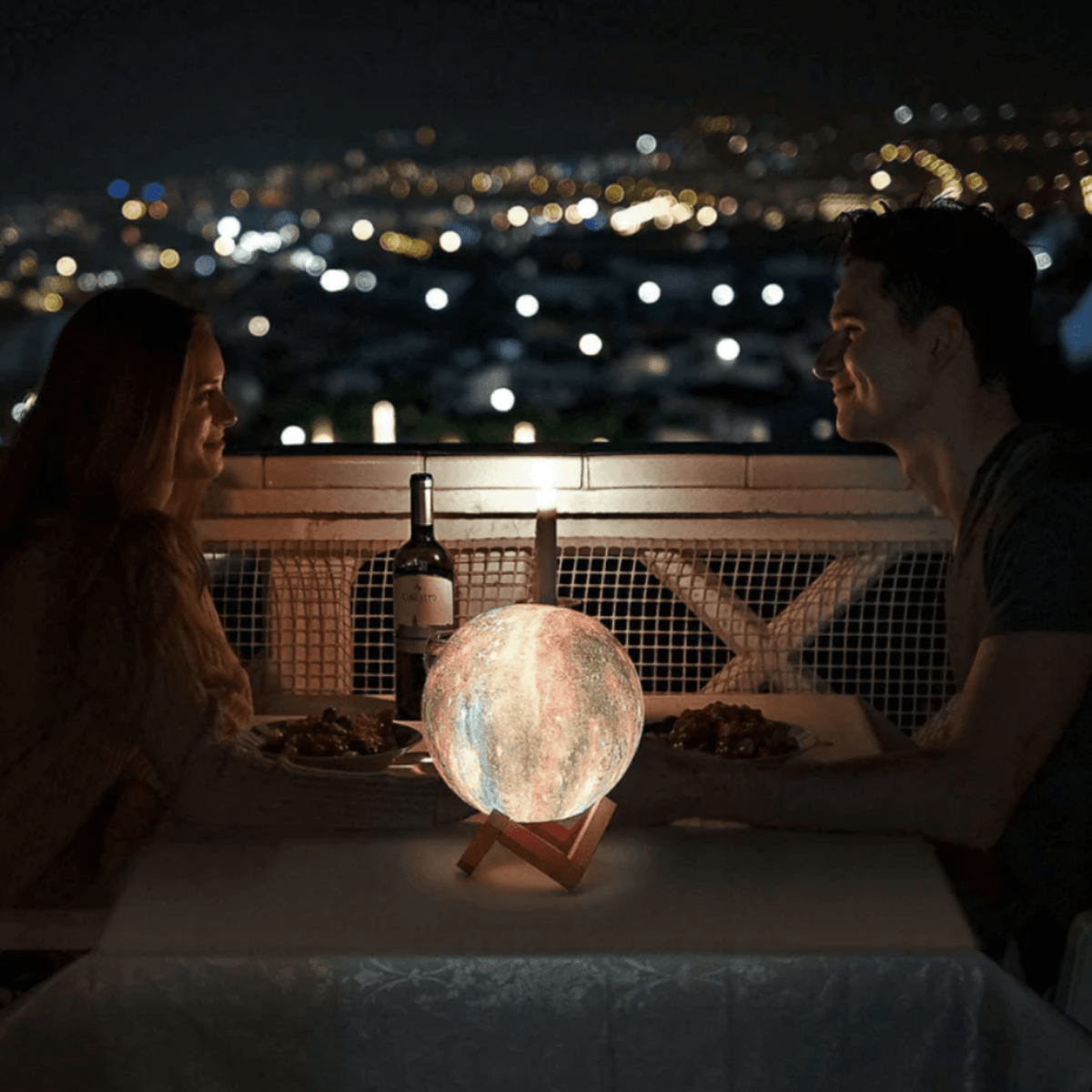 Nebula 3D Mondlampe mit 16 Farben und Holzständer für Weltraumfans