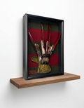 Replica del Guanto da Esposizione Notte d’Ossidiana Nightmare Icon e Maglione per Collezionisti