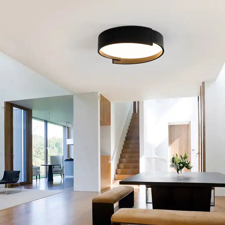 Lampada da soffitto minimalista LuminaLine con LED a risparmio energetico
