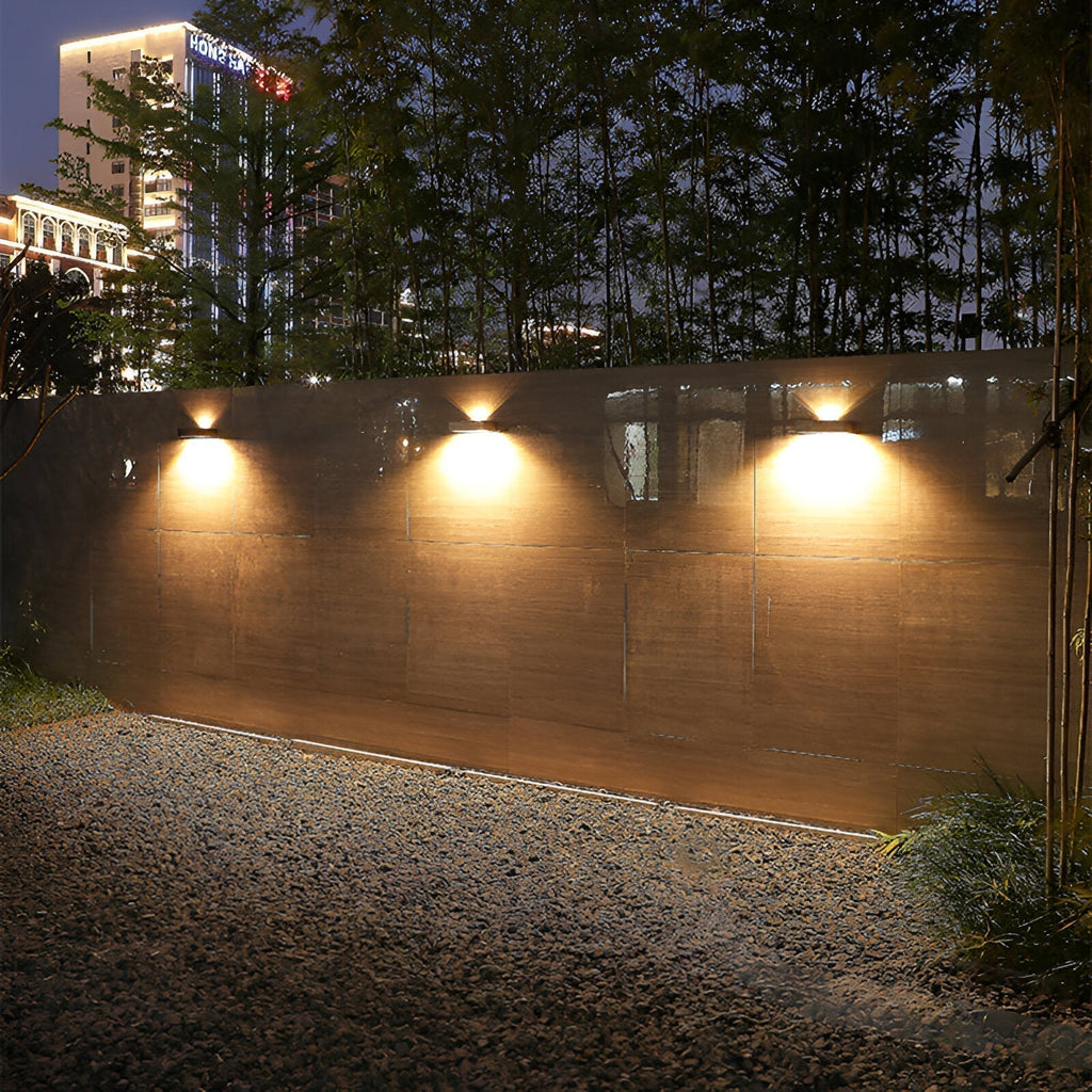 NovaLux Solar-Wandleuchte mit Sensor, IP65 wasserdicht