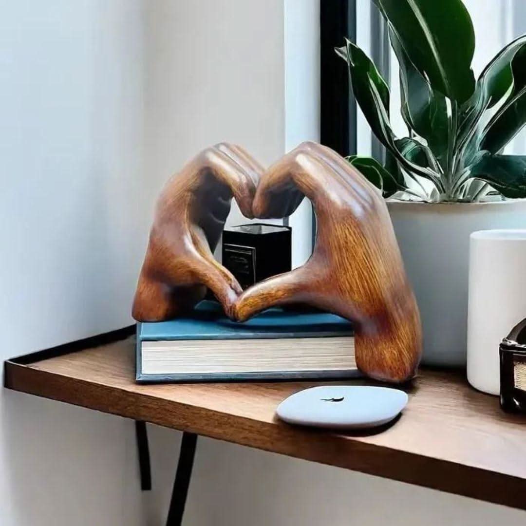 Figurină decorativă din lemn lucrată manual HeartCraft pentru iubitorii de casă