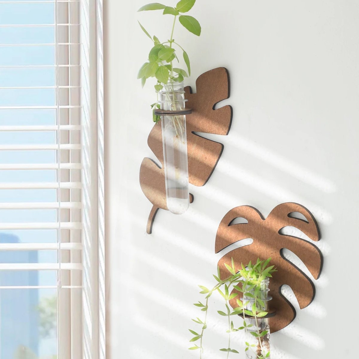 Jardinière murale en forme de feuille VerdantCraft, fabriquée à la main en bois naturel