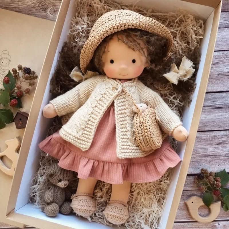 Boneca de Algodão Waldolly Waldorf para Brincadeira Suave, Natural, Imaginativa e Encanto Atemporal