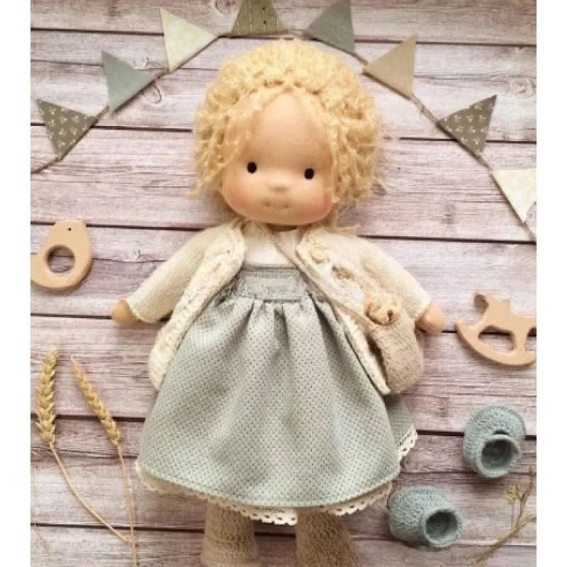 Boneca de Algodão Waldolly Waldorf para Brincadeira Suave, Natural, Imaginativa e Encanto Atemporal