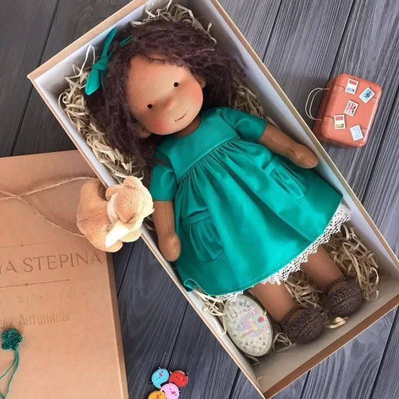 Boneca de Algodão Waldolly Waldorf para Brincadeira Suave, Natural, Imaginativa e Encanto Atemporal