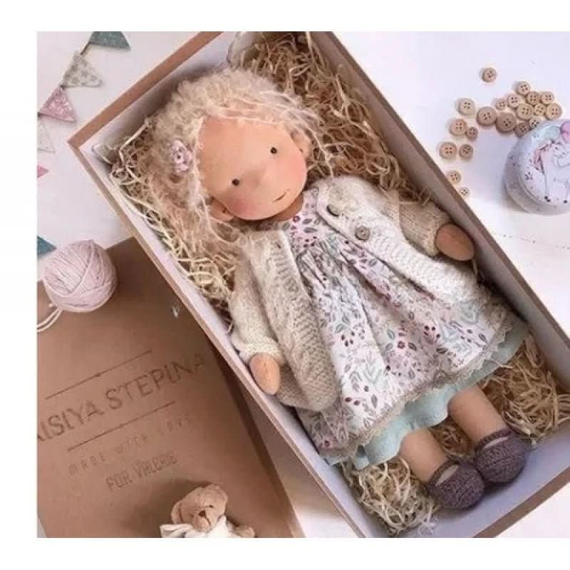 Boneca de Algodão Waldolly Waldorf para Brincadeira Suave, Natural, Imaginativa e Encanto Atemporal
