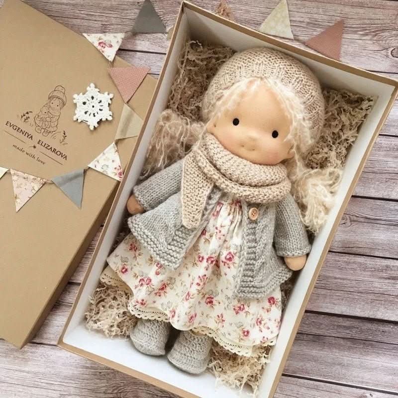 Boneca de Algodão Waldolly Waldorf para Brincadeira Suave, Natural, Imaginativa e Encanto Atemporal