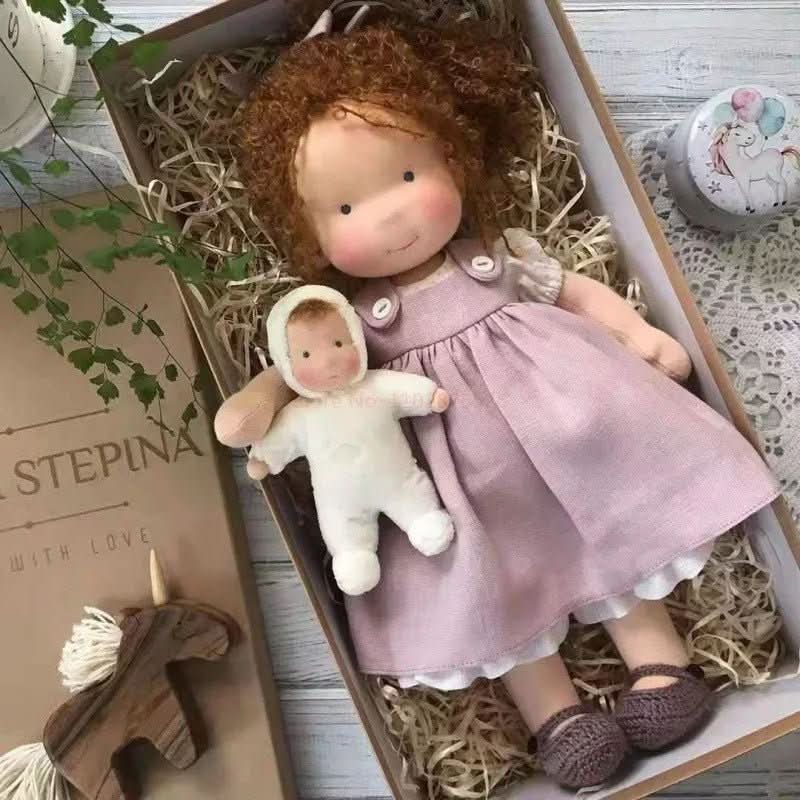 Boneca de Algodão Waldolly Waldorf para Brincadeira Suave, Natural, Imaginativa e Encanto Atemporal