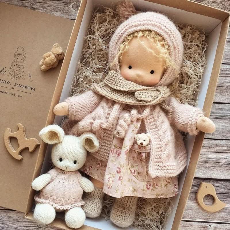 Boneca de Algodão Waldolly Waldorf para Brincadeira Suave, Natural, Imaginativa e Encanto Atemporal