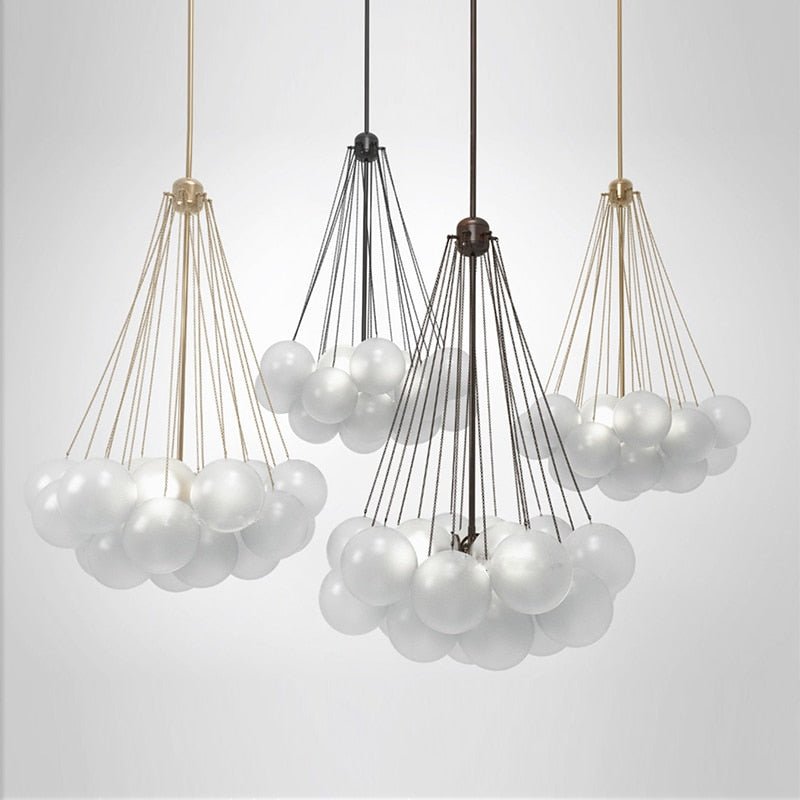 Lampada a Sospensione Elegante Lumira con Globetti in Vetro Satinato