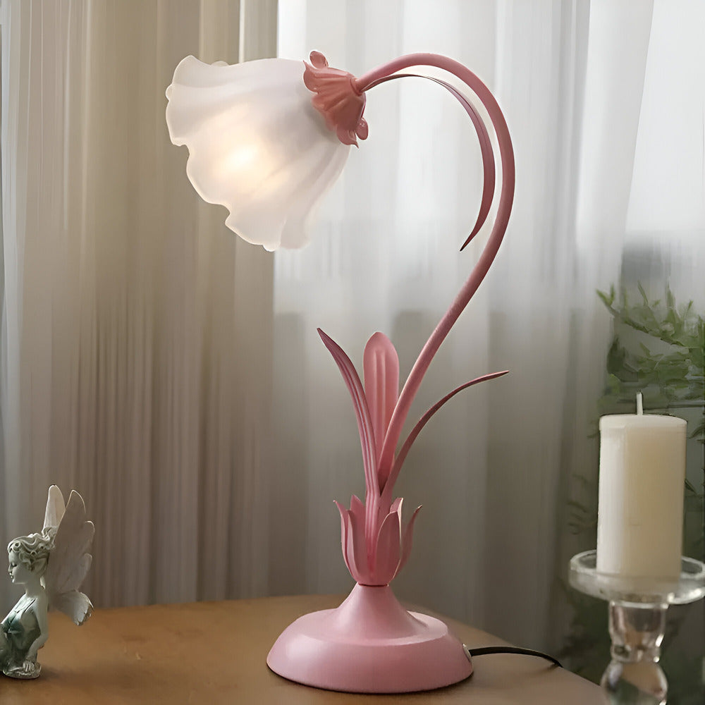 LuminaVale vintage fransk bordlampe med blomsterdekoration