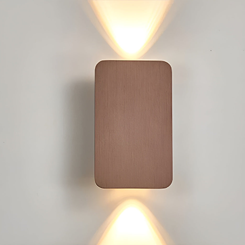 Chic LED Wall Light With Minimalist Home Design And Subtle Modern Look