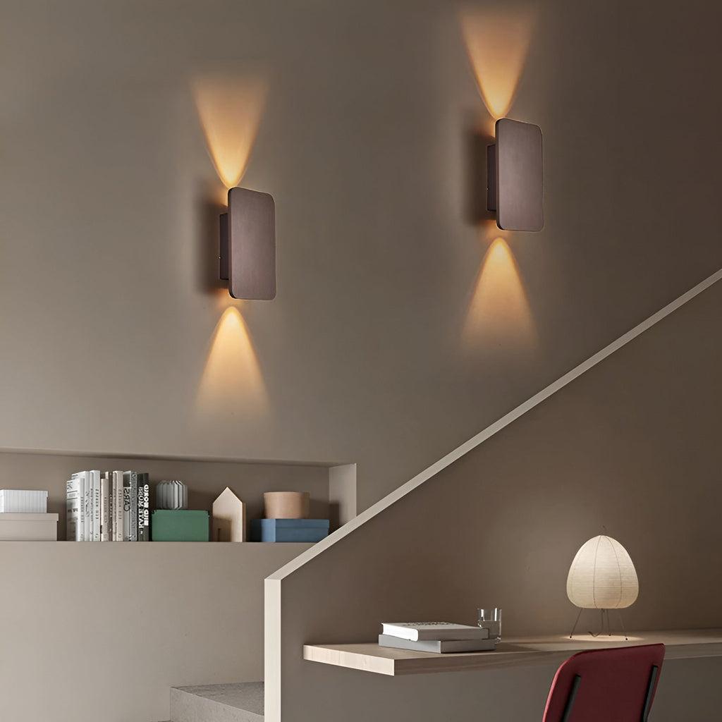 Chic LED Wall Light With Minimalist Home Design And Subtle Modern Look