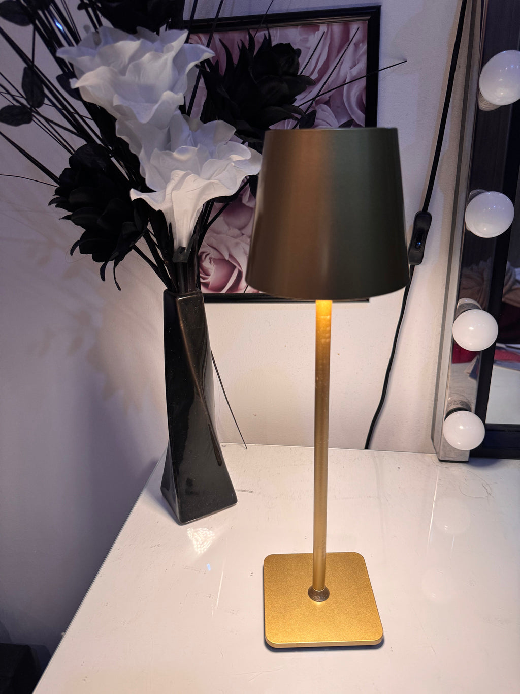 Lampada da Tavolo LED Ricaricabile Senza Fili e Dimmerabile HaloLux