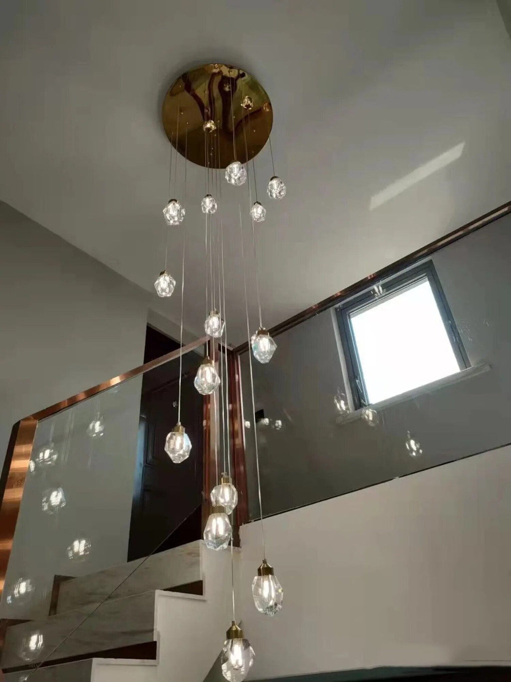 Lustre en Cristal Lyra avec Élégance Inspirée du Diamant