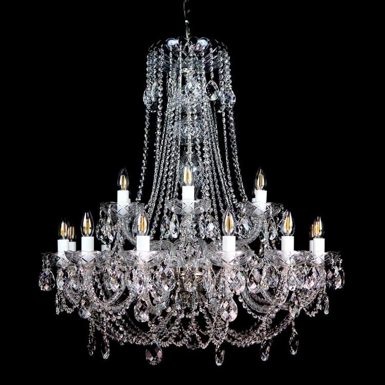 Lampadario Bohemien in Cristallo con Sedici Bracci in Vetro e Cristalli Scintillanti