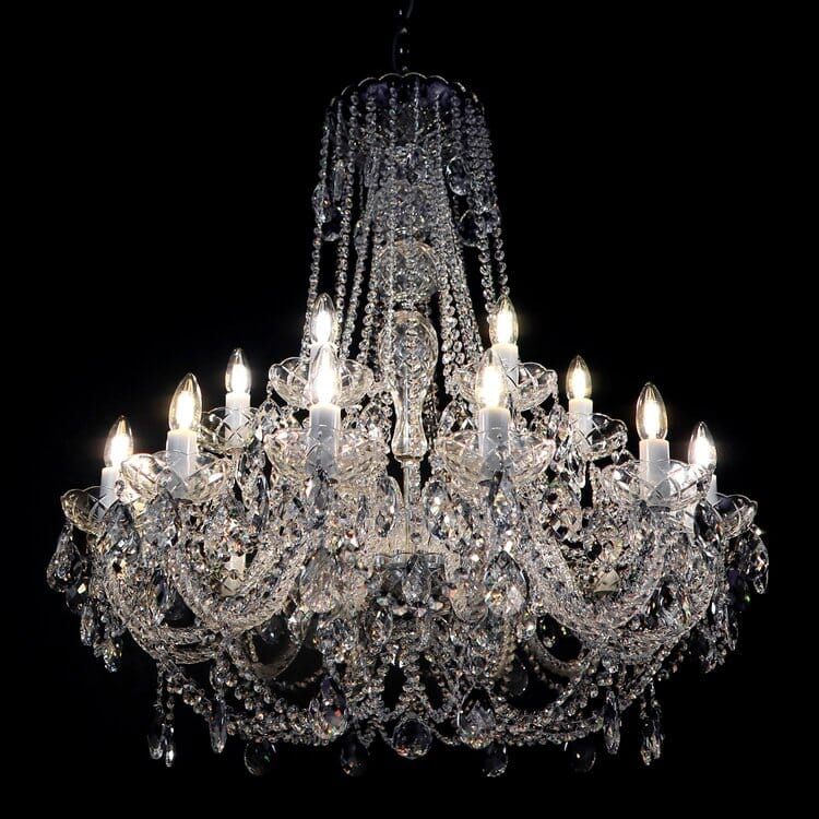 Lampadario Bohemien in Cristallo con Sedici Bracci in Vetro e Cristalli Scintillanti