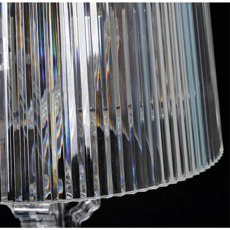 Bourgie bordslampa med förfinad modern design för alla vardagsrum
