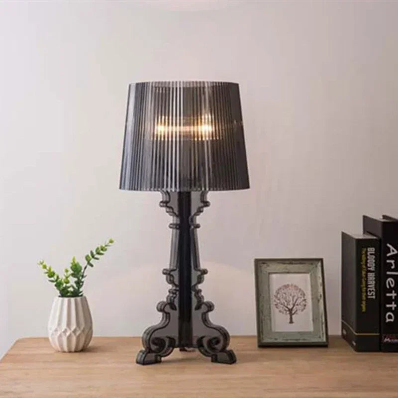 Bourgie bordslampa med förfinad modern design för alla vardagsrum