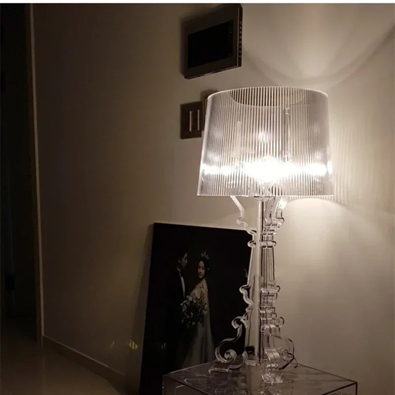 Bourgie bordslampa med förfinad modern design för alla vardagsrum