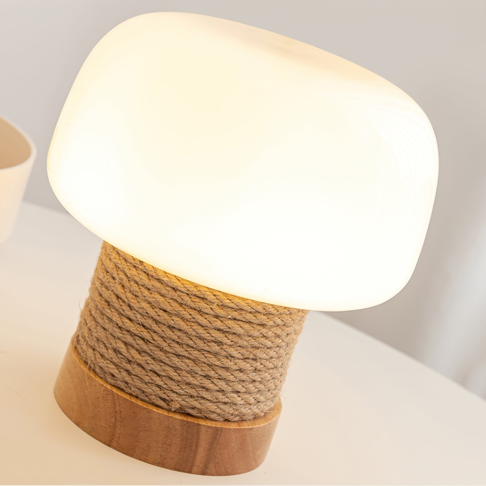 LumaNova Modern Minimalist LED Masa Lambası Ahşap Tabanlı