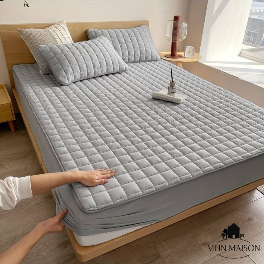 Luxurious Mattress Protector With Quilted Top And Waterproof And Breathable Cotton Blend