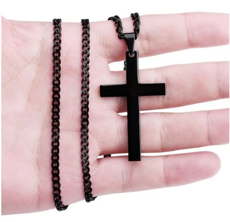 قلادة صليب رجالية من الفولاذ المقاوم للصدأ أورليا مقاومة للاصفرار وخالدة