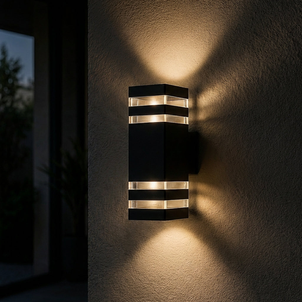 Lámpara de Pared Exterior LumaArc con Iluminación Ascendente y Descendente